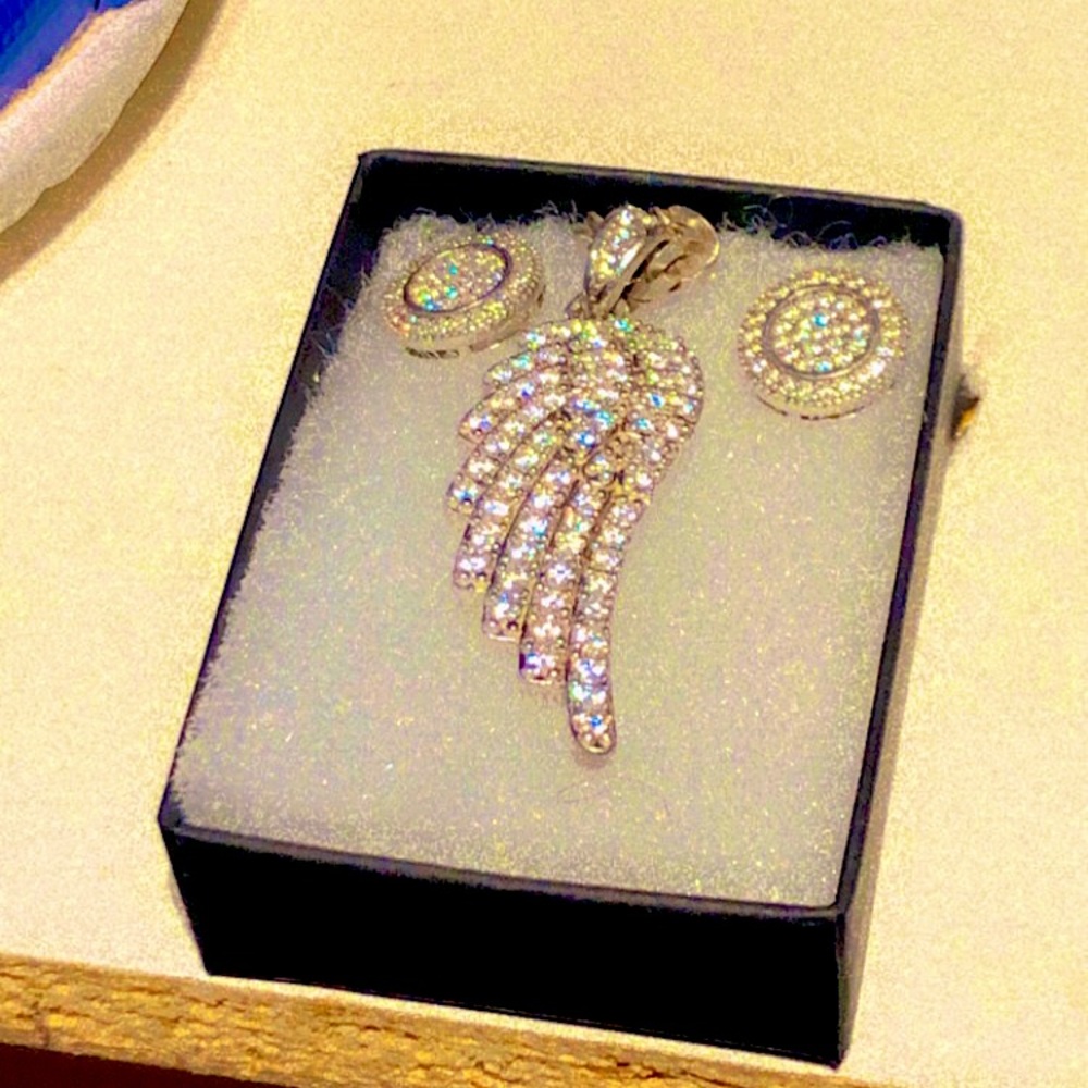 Pendant and earrings.